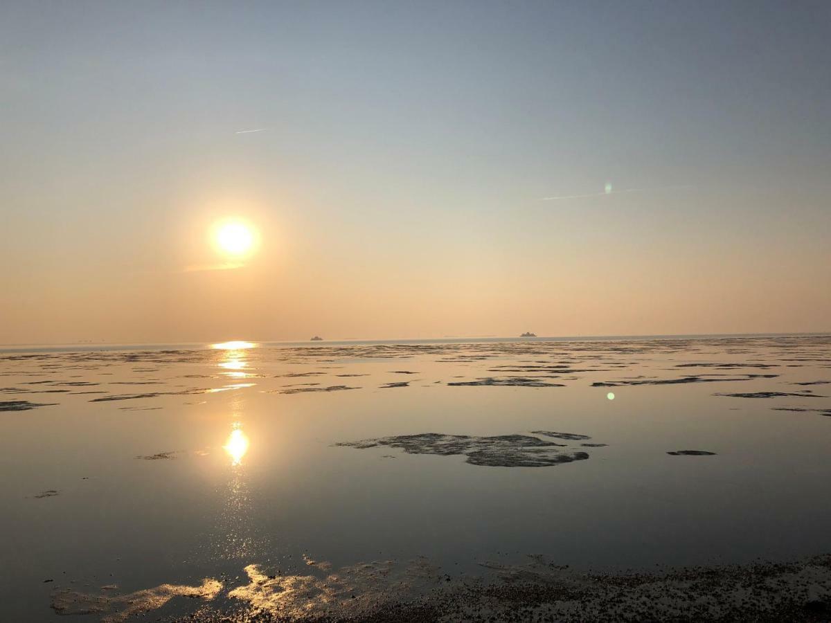 Kapitaenshaus Meerblick Langeneß Esterno foto